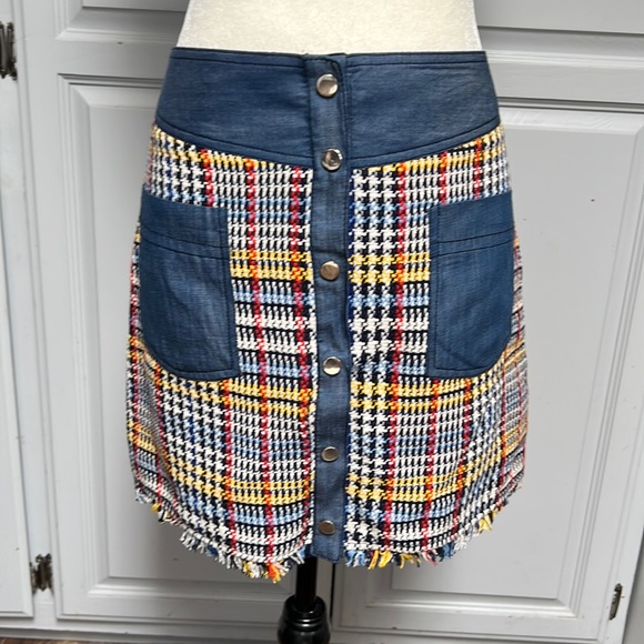 Zara Button Up Tweed Mini Skirt With Pockets And Frayed Hem - Picture 5 of 14
